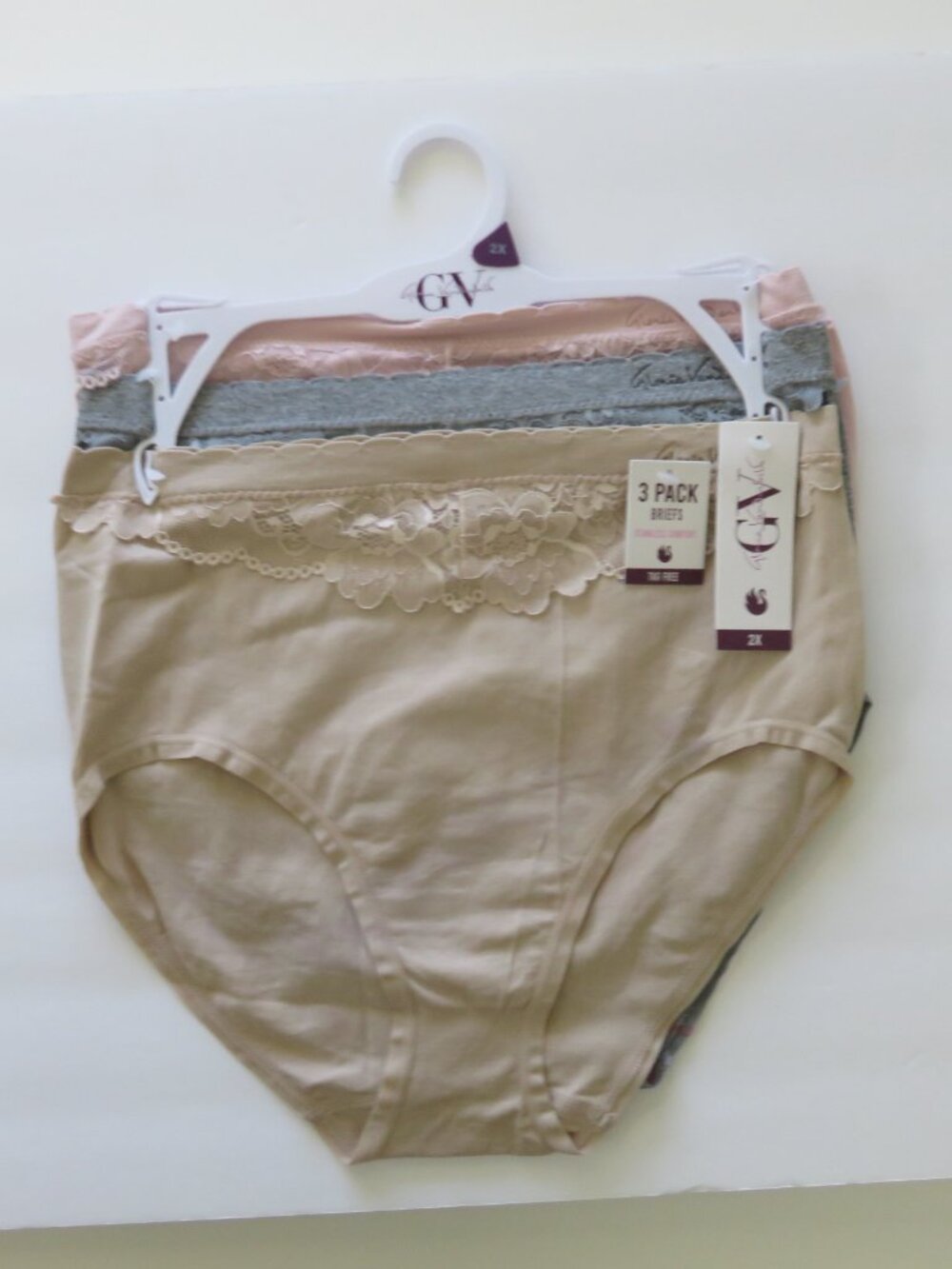 (#126) Gloria Vanderbilt 3 pack Seamless Briefs